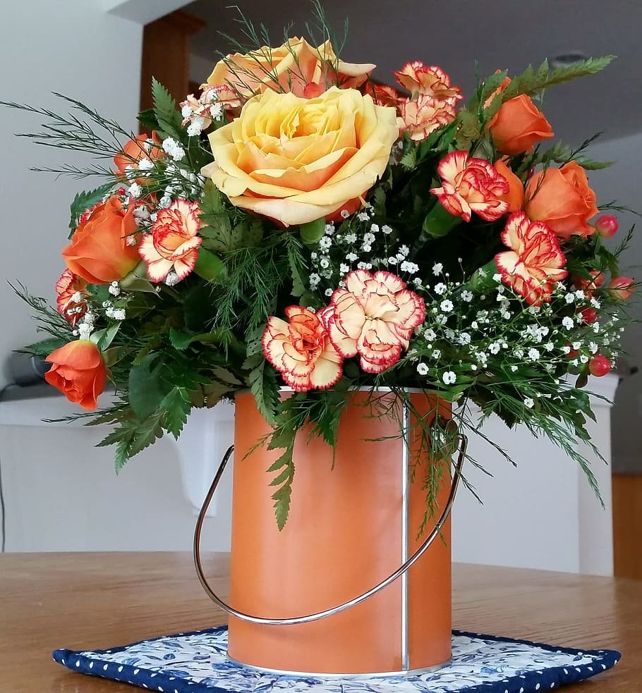 Оранжевые розы в вазе. Букет "оранжевый". Композиция из оранжевых роз. Букет из оранжевых роз. Композиция с оранжевыми розами.