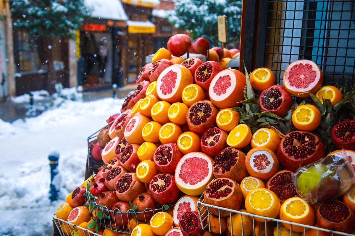 Фруктовая зима. Зимние фрукты. Полезные зимние фрукты. Зимние овощи и фрукты. Красивые зимние фрукты.