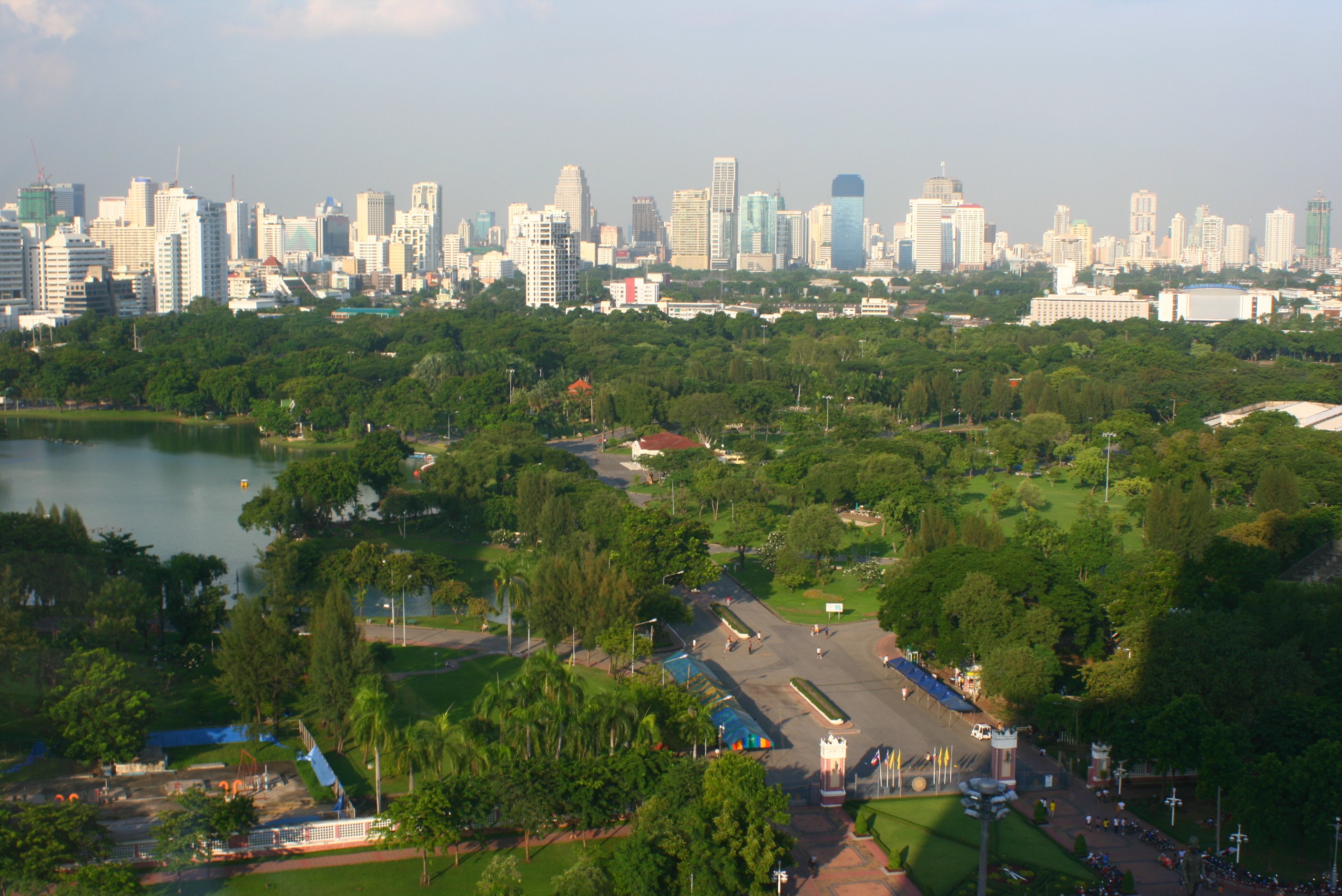 Люмпини бангкок. Парк Люмпини / Lumpini Park. Парки Lumphini Бангкок. Таиланд, Бангкок, Люмпини парк.