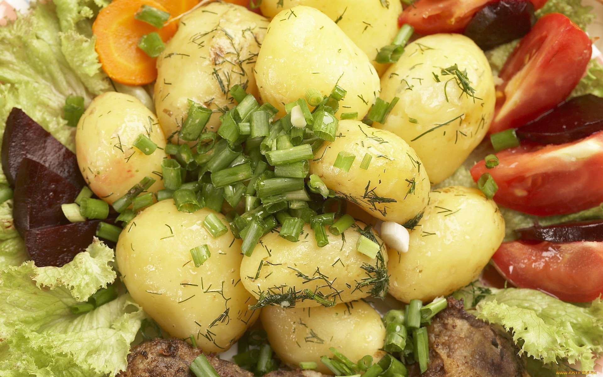 Можно ли жареную картошку в пост. Блюда с картофелем. Картофель отварной. Блюда с овощами. Вареная картошка с овощами.