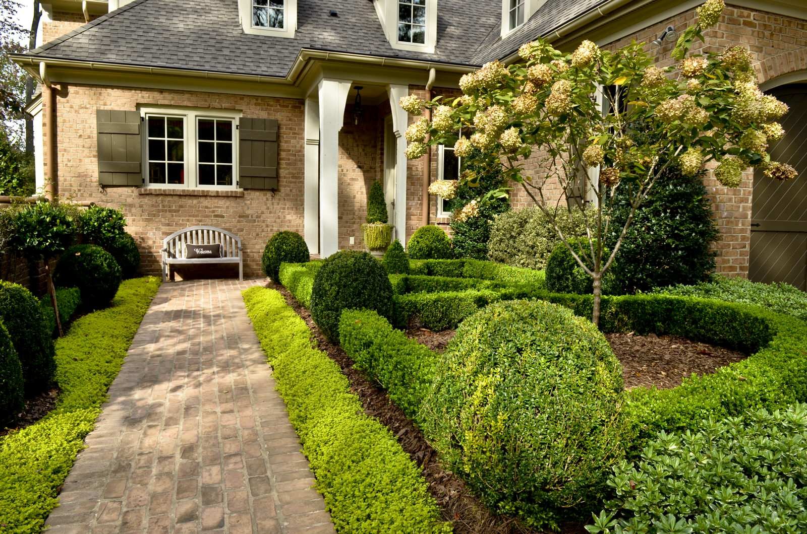 Красивый дом и сад. Кеннеди Макрэ ландшафтный дизайнер. Ник Ховард ландшафтный дизайнер. Ian Kitson ландшафтный дизайнер.