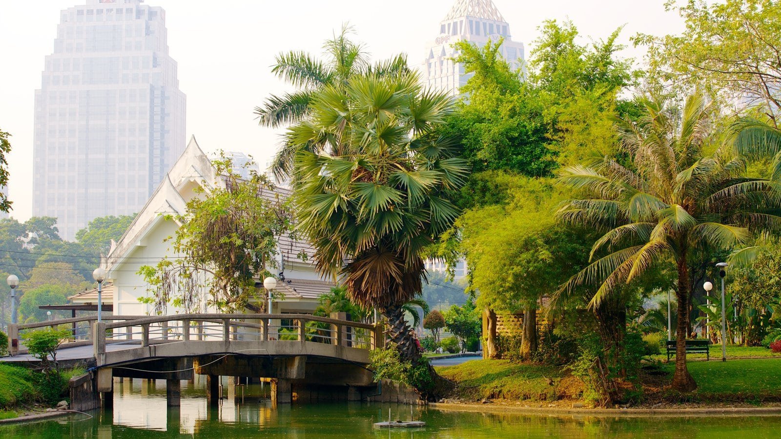 Люмпини бангкок. Парки Lumphini Бангкок. Парк Люмпини / Lumpini Park. Бассейн Люмпини Бангкок.