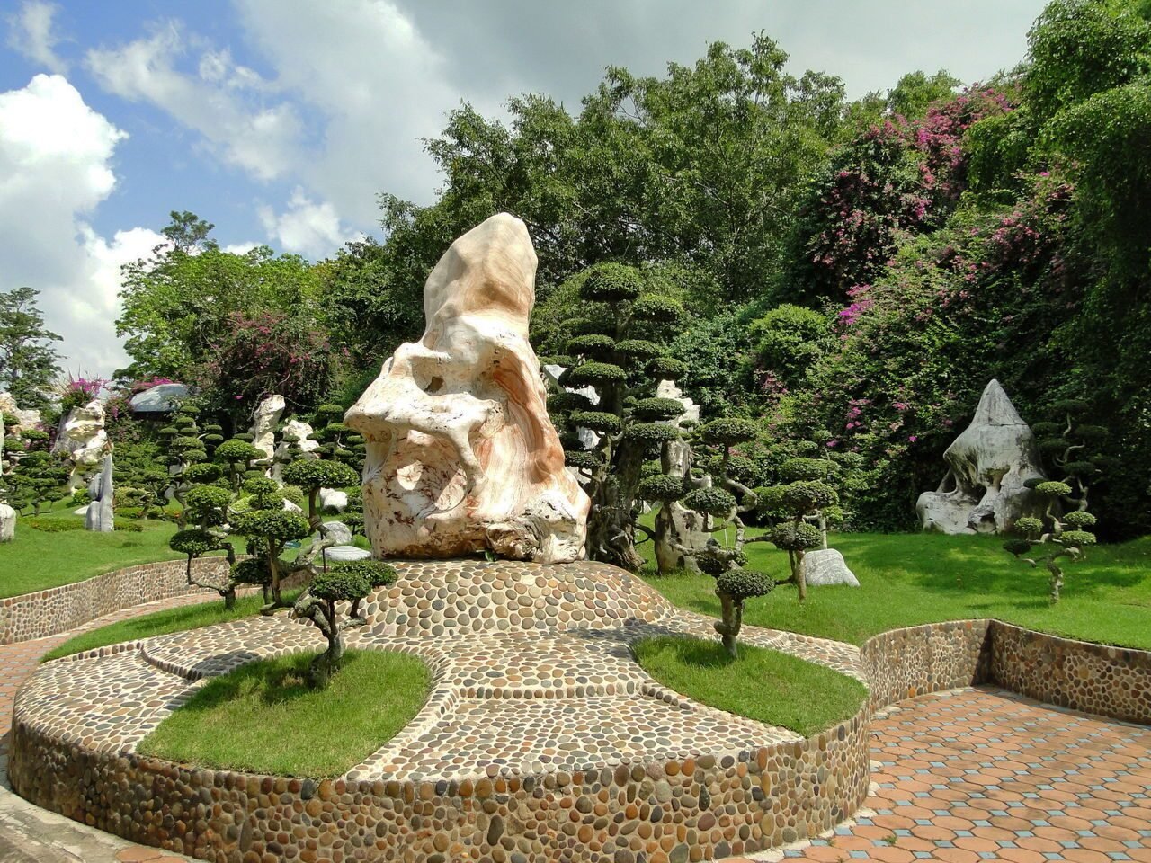 Stone park. Парк миллионолетних камней. Парк миллионолетних камней в Паттайе. Сад миллионных камней Паттайя. Парк миллионолетних камней в Паттайе карта.