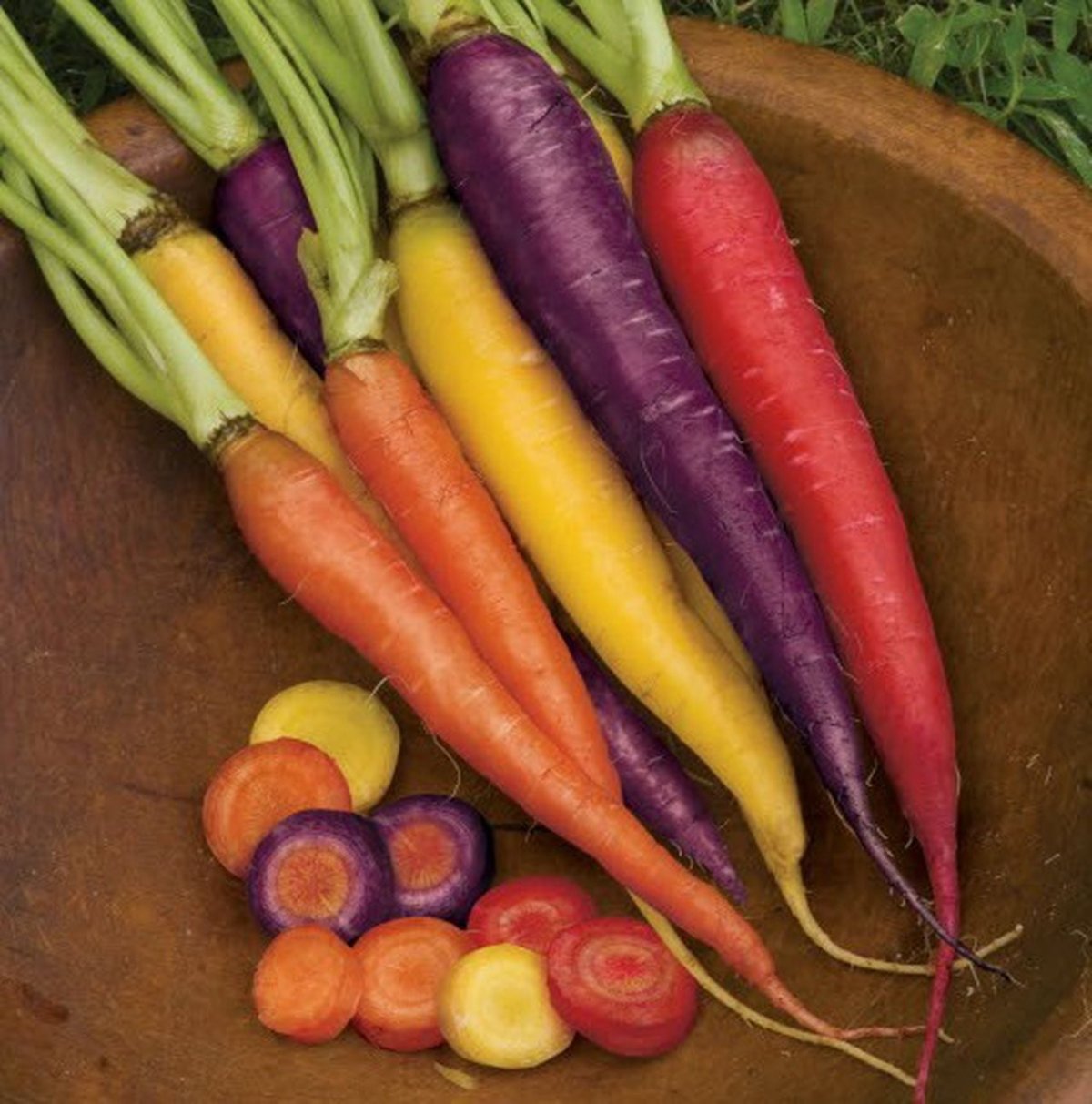 Существует ли овощи. Разноцветная морковь. Овощи необычной формы. Цветные овощи. Цветные овощи и фрукты.