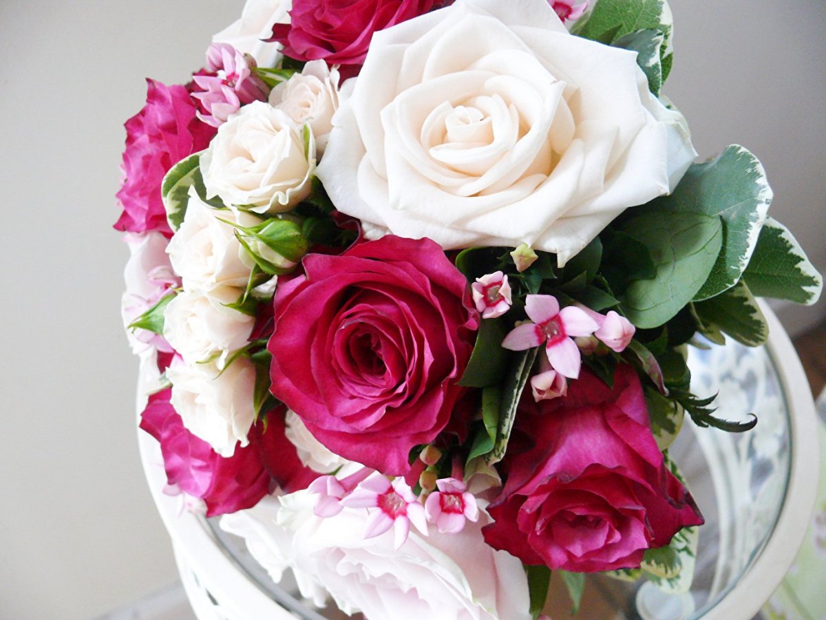 Букет цветов красивых роз фото красивые. Красивый букет. Очень красивый букет. Букет роз. Шикарный букет роз.