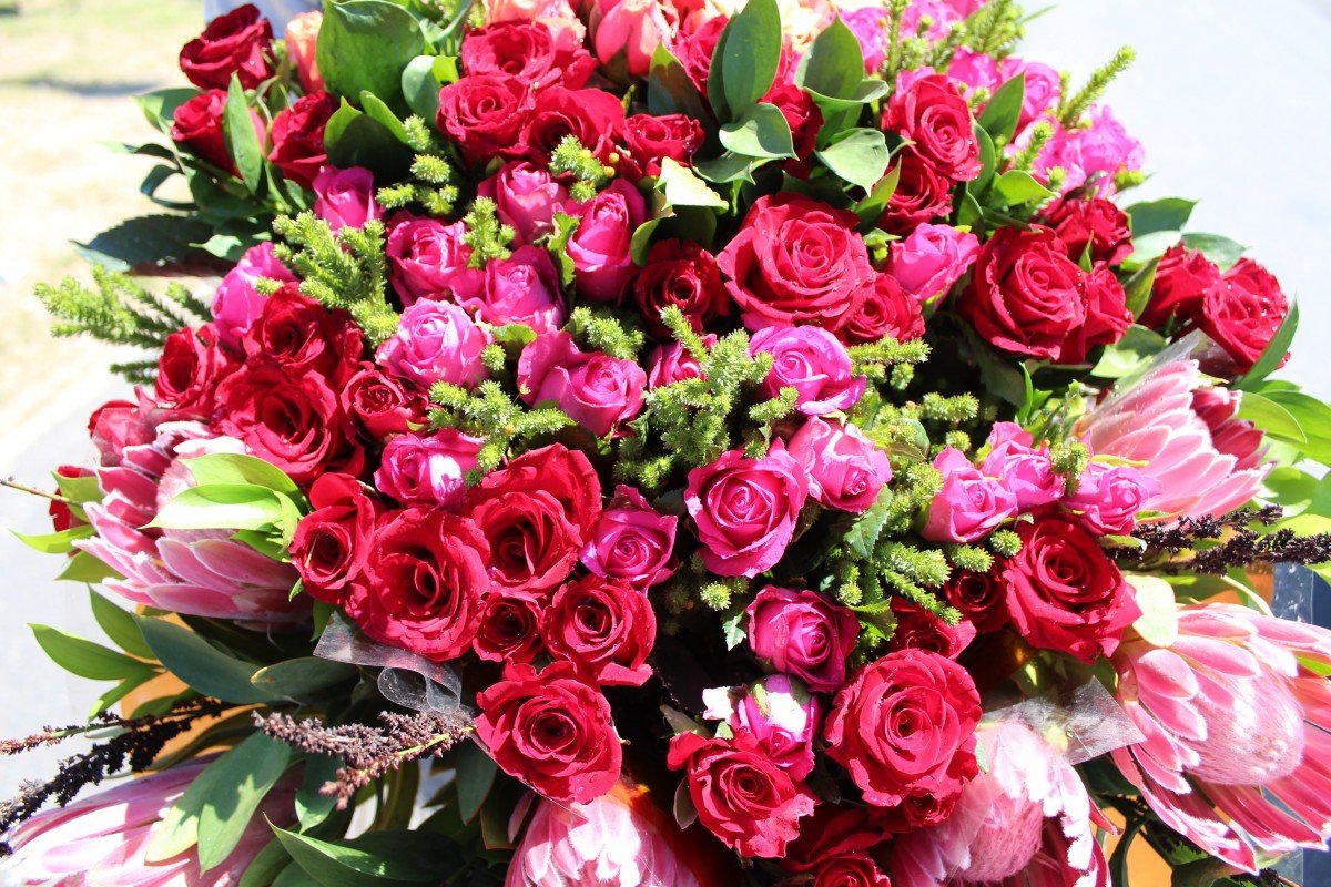 Красивые букеты поздравляю с днем рождения. Красивый букет. Шикарный букет цветов. Шикарный букет роз. Красивые большие букеты.